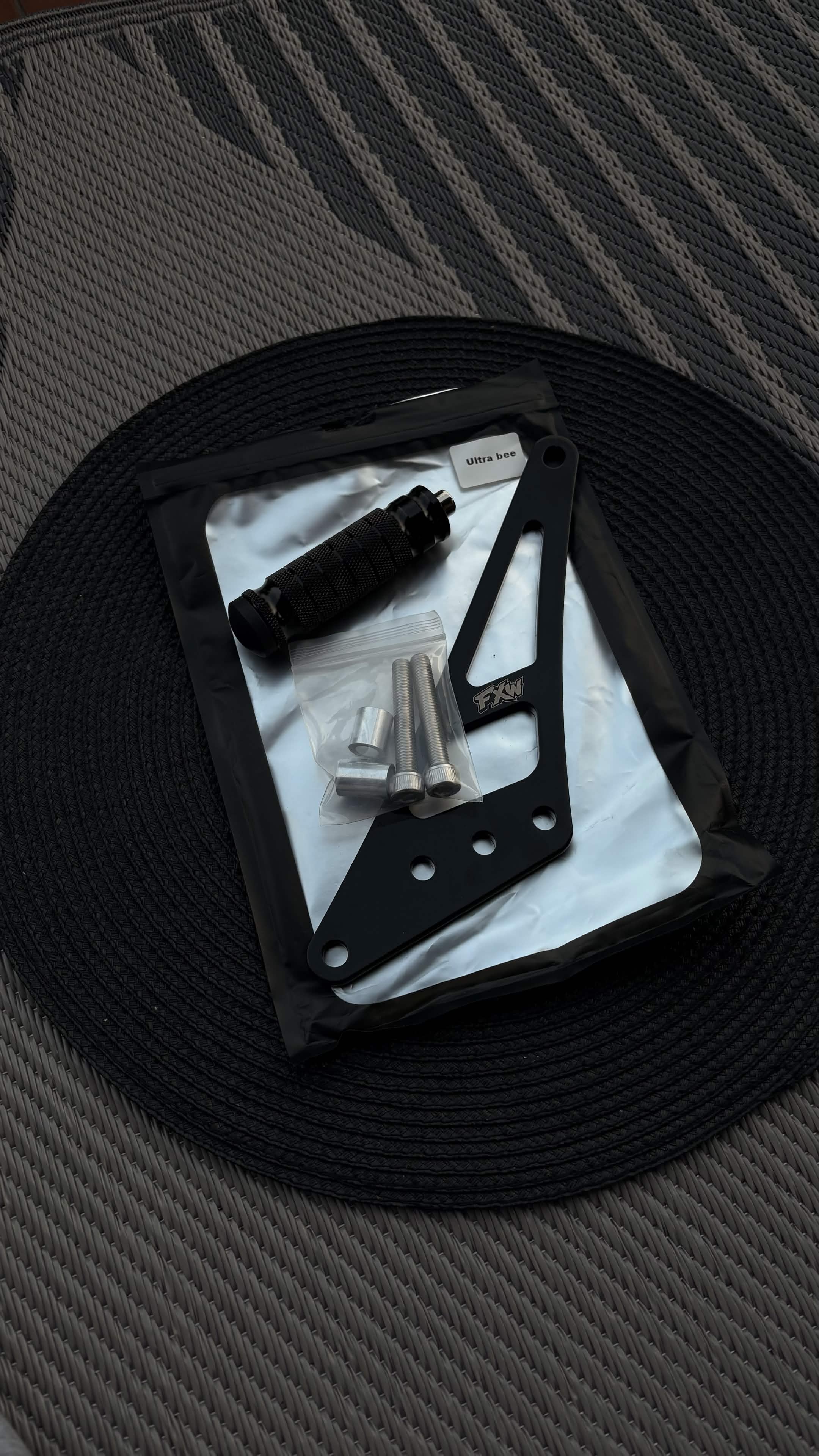 FxWorks Foot Lock Kit for Surron Ultra Bee & Talaria Komodo SILVER/BLACK