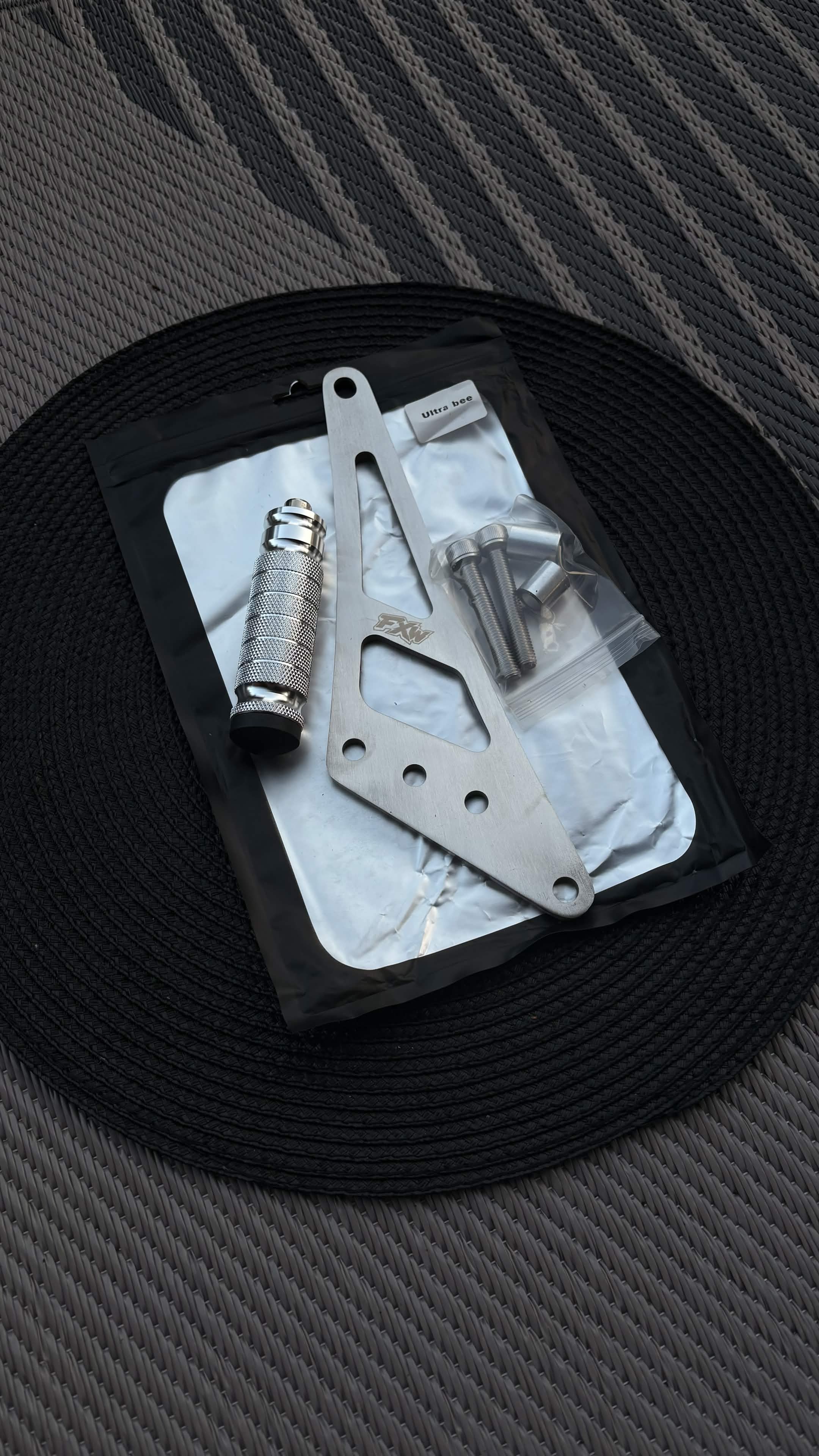 FxWorks Foot Lock Kit for Surron Ultra Bee & Talaria Komodo SILVER/BLACK